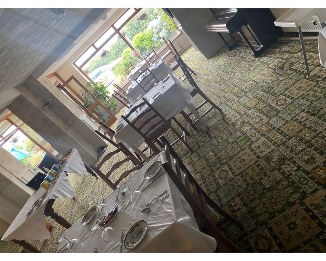 Savoy Hotel *