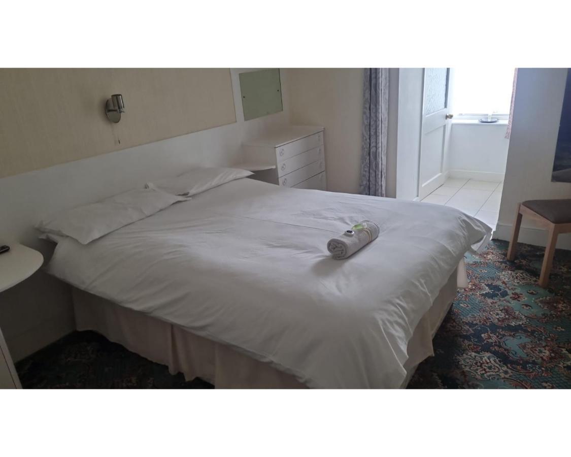 Savoy Hotel *